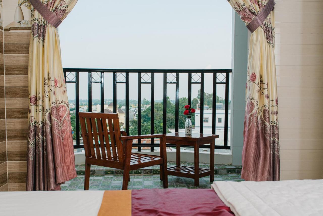 Hiep Hoa Hotel Chau Doc Exteriör bild