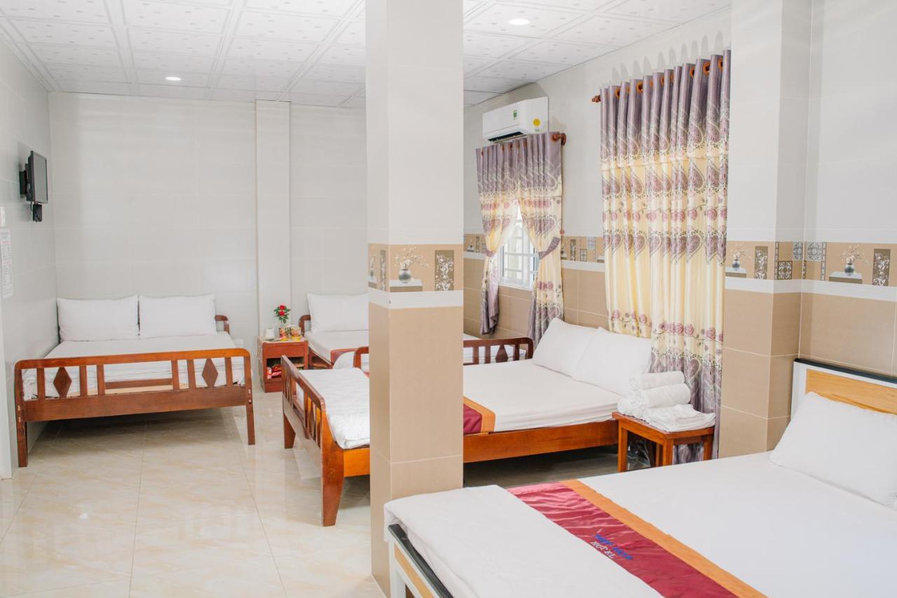Hiep Hoa Hotel Chau Doc Exteriör bild